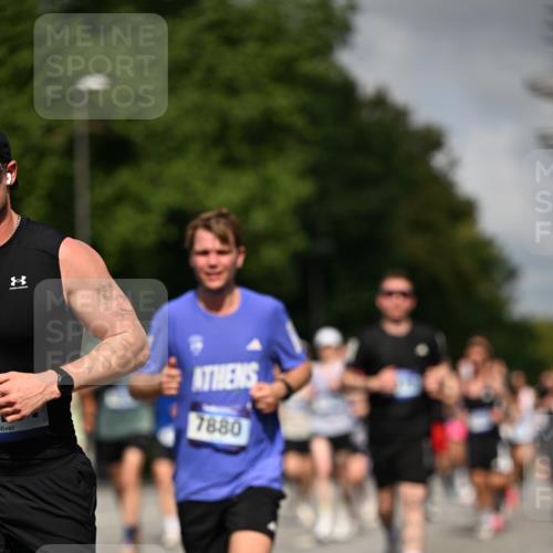 29.06.2025 - hella hamburg halbmarathon Dr. Thomas Lammeyer http://msf.ph/oto/8213534 29.06.2025 09:49:08 Kennedybrücke 57, 1686, 1707, 1894, 4129, 4463, 5187, 5550, 6878, 7055, 7186, 7880, 7965, 8062, 8190, 9345, 10484, 10876, 11120 meine-sportfotos.de