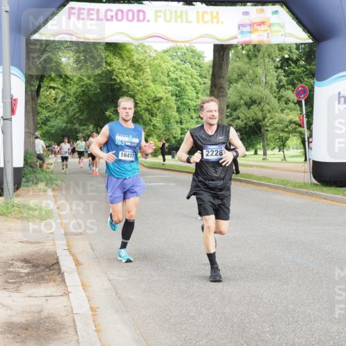 29.06.2025 - hella hamburg halbmarathon MichiJ http://msf.ph/oto/8213542 29.06.2025 10:23:25 Zwischen KM18-KM19 1743, 5269, 11019, 13167, 13493, 13494, 15500, 16417, 17877, 18026, 19022 meine-sportfotos.de
