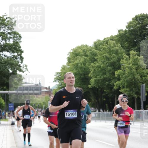 29.06.2025 - hella hamburg halbmarathon Jannik Wohlers http://msf.ph/oto/8213579 29.06.2025 10:26:46 Lombardsbrücke 1530, 1793, 2306, 2775, 4358, 5494, 5495, 5707, 6259, 6637, 7234, 7314, 7944, 8056, 8281, 9349, 10077, 10465, 11110, 11766, 13462, 14020, 14021, 15108, 15641, 17049, 17445, 18976 meine-sportfotos.de