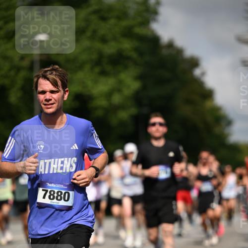 29.06.2025 - hella hamburg halbmarathon Dr. Thomas Lammeyer http://msf.ph/oto/8213581 29.06.2025 09:49:09 Kennedybrücke 57, 1686, 1707, 1894, 4463, 5187, 5550, 6878, 7055, 7186, 7880, 7965, 8062, 8190, 9345, 10484, 10876, 11120 meine-sportfotos.de