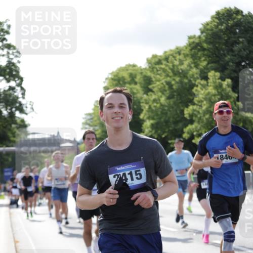 29.06.2025 - hella hamburg halbmarathon Jannik Wohlers http://msf.ph/oto/8213592 29.06.2025 09:49:40 Lombardsbrücke 1615, 1675, 1800, 1803, 2415, 3530, 4318, 4528, 5248, 5409, 6123, 6682, 6704, 7495, 7774, 8629, 8925, 9294, 9711, 9979, 10894, 12327, 12540, 12554, 13457, 14560, 14691, 15225, 15336, 15351, 15435, 15521, 16648, 17125, 17177, 17214, 17215, 17620, 17971, 17973, 18149, 18173, 18275, 18276, 18412, 18464, 18529, 18734, 19090 meine-sportfotos.de