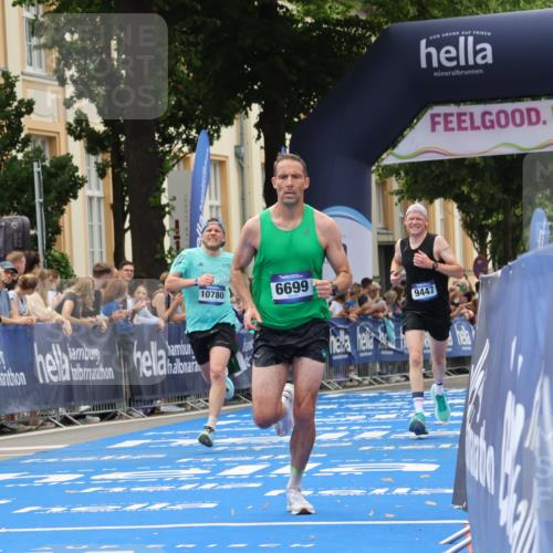 29.06.2025 - hella hamburg halbmarathon Strokosch-Dieckow http://msf.ph/oto/8213608 29.06.2025 10:23:48 Ziel 5301, 6699, 7963, 9151, 9447, 10780, 11194, 12360 meine-sportfotos.de