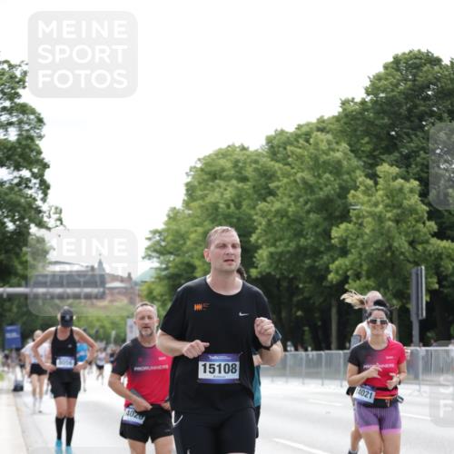 29.06.2025 - hella hamburg halbmarathon Jannik Wohlers http://msf.ph/oto/8213703 29.06.2025 10:26:46 Lombardsbrücke 1530, 1793, 2306, 2775, 4358, 5494, 5495, 5707, 6259, 6637, 7234, 7314, 7944, 8056, 8281, 9349, 10077, 10465, 11110, 11766, 13462, 14020, 14021, 15108, 15641, 17049, 17445, 18976 meine-sportfotos.de