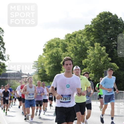 29.06.2025 - hella hamburg halbmarathon Jannik Wohlers http://msf.ph/oto/8213767 29.06.2025 09:49:41 Lombardsbrücke 1615, 1675, 1800, 1803, 2415, 3332, 3530, 4528, 5248, 5409, 6123, 6682, 6704, 7495, 7774, 8629, 8925, 9294, 9302, 9711, 9979, 10894, 12327, 12540, 12554, 12895, 13457, 14560, 14691, 15225, 15336, 15351, 15435, 15521, 16648, 17125, 17177, 17214, 17215, 17620, 17971, 17973, 18149, 18173, 18275, 18276, 18412, 18464, 18529, 18734, 19090 meine-sportfotos.de
