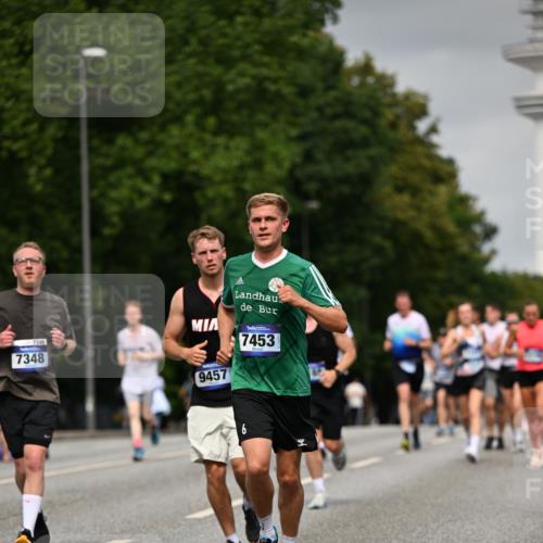 29.06.2025 - hella hamburg halbmarathon Dr. Thomas Lammeyer http://msf.ph/oto/8213768 29.06.2025 10:12:44 Kennedybrücke 1147, 1188, 2190, 2427, 2978, 4859, 5100, 5885, 6590, 6674, 6918, 7198, 7348, 7453, 9457, 9616, 9718, 9823, 9966, 10092, 10857 meine-sportfotos.de