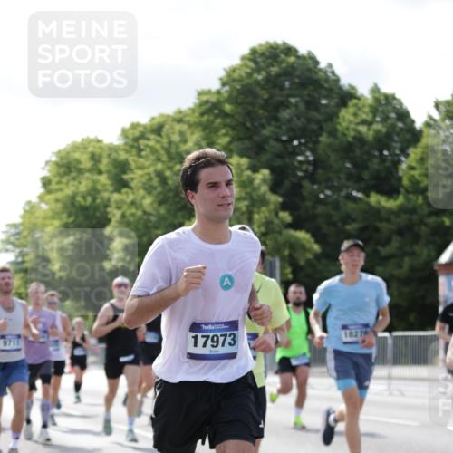 29.06.2025 - hella hamburg halbmarathon Jannik Wohlers http://msf.ph/oto/8213812 29.06.2025 09:49:42 Lombardsbrücke 1615, 1675, 1800, 1803, 2415, 3332, 3530, 4528, 5248, 5409, 6123, 6682, 6704, 7495, 7774, 8629, 8925, 9294, 9302, 9711, 9979, 10894, 11767, 12327, 12540, 12554, 12895, 13457, 14560, 14691, 15225, 15336, 15351, 15435, 15521, 16648, 17125, 17177, 17214, 17620, 17971, 17973, 18149, 18173, 18275, 18276, 18464, 18529, 18734 meine-sportfotos.de