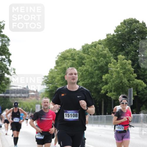29.06.2025 - hella hamburg halbmarathon Jannik Wohlers http://msf.ph/oto/8213833 29.06.2025 10:26:46 Lombardsbrücke 1530, 1793, 2306, 2775, 4358, 5494, 5495, 5707, 6259, 6637, 7234, 7314, 7944, 8056, 8281, 9349, 10077, 10465, 11110, 11766, 13462, 14020, 14021, 15108, 15641, 17049, 17445, 18976 meine-sportfotos.de