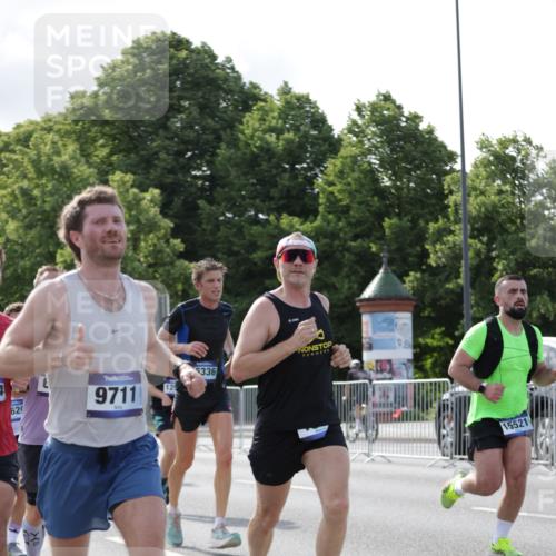 29.06.2025 - hella hamburg halbmarathon Jannik Wohlers http://msf.ph/oto/8213928 29.06.2025 09:49:44 Lombardsbrücke 1615, 1675, 1800, 1803, 2415, 3332, 3530, 5248, 5409, 5436, 6123, 6682, 6704, 7495, 7774, 8629, 8925, 9294, 9302, 9711, 9979, 10894, 11767, 12292, 12327, 12540, 12554, 12895, 13457, 14560, 14691, 15225, 15336, 15351, 15435, 15521, 16648, 17125, 17177, 17620, 17971, 17973, 18149, 18173, 18275, 18276, 18464, 18529, 19229 meine-sportfotos.de