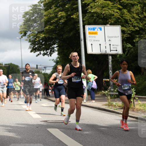 29.06.2025 - hella hamburg halbmarathon Yannick Fuchs http://msf.ph/oto/8213943 29.06.2025 10:45:28 20KM 1335, 1366, 2636, 2718, 2823, 2946, 4033, 4297, 4404, 4839, 4967, 5087, 5336, 5600, 5820, 7224, 7943, 8508, 8856, 8930, 8989, 9214, 9476, 9656, 9739, 9793, 9869, 9959, 10057, 10508, 10603, 10667, 10691, 10868, 11124, 11512, 11625, 11733, 12450, 13073, 13403, 13707, 13726, 13799, 14012, 14248, 14458, 14994, 15426, 15480, 15496, 15871, 15899, 16666, 16907, 17131, 17530, 18820, 19007, 19020, 19053 meine-sportfotos.de