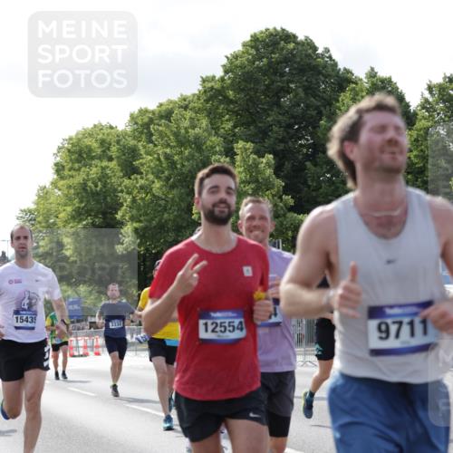 29.06.2025 - hella hamburg halbmarathon Jannik Wohlers http://msf.ph/oto/8213971 29.06.2025 09:49:44 Lombardsbrücke 1615, 1675, 1800, 1803, 2415, 3332, 3530, 5248, 5409, 5436, 6123, 6682, 6704, 7495, 7774, 8629, 8925, 9294, 9302, 9711, 9979, 10894, 11767, 12292, 12327, 12540, 12554, 12895, 13457, 14560, 14691, 15225, 15336, 15351, 15435, 15521, 16648, 17125, 17177, 17620, 17971, 17973, 18149, 18173, 18275, 18276, 18464, 18529, 19229 meine-sportfotos.de