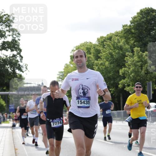 29.06.2025 - hella hamburg halbmarathon Jannik Wohlers http://msf.ph/oto/8214046 29.06.2025 09:49:45 Lombardsbrücke 1615, 1675, 1800, 1803, 2415, 3332, 3530, 4823, 5248, 5409, 5436, 6123, 6682, 6704, 7495, 7774, 8629, 8925, 9294, 9302, 9711, 9979, 10894, 11767, 12292, 12327, 12540, 12554, 12895, 13457, 13725, 14560, 14691, 15225, 15336, 15351, 15435, 15521, 16648, 17125, 17177, 17620, 17971, 17973, 18154, 18173, 18275, 18276, 18464, 18529, 19229 meine-sportfotos.de