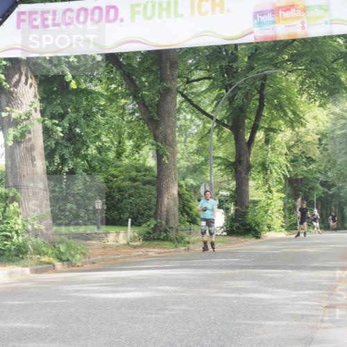 29.06.2025 - hella hamburg halbmarathon KatJ http://msf.ph/oto/8214069 29.06.2025 09:35:46 Zwischen KM18-KM19  meine-sportfotos.de