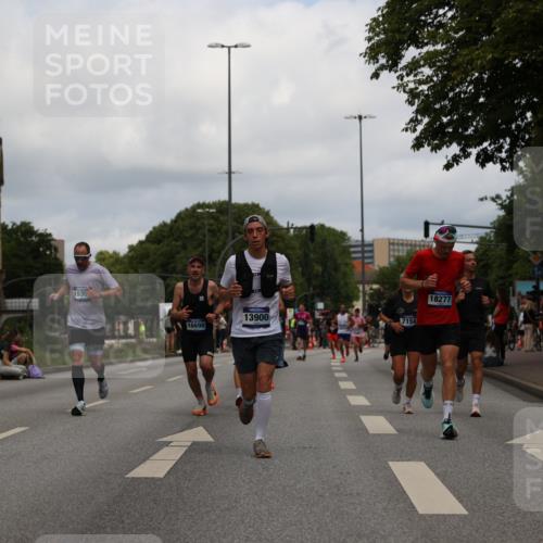 29.06.2025 - hella hamburg halbmarathon Yannick Fuchs http://msf.ph/oto/8214086 29.06.2025 10:32:37 20KM 1505, 3480, 7152, 7154, 7229, 7743, 8002, 8571, 9171, 9643, 9944, 10793, 10922, 11106, 11952, 13595, 13900, 14274, 14992, 15303, 15382, 15888, 16698, 17726, 18193, 18276, 18277, 18529, 18584, 18723 meine-sportfotos.de