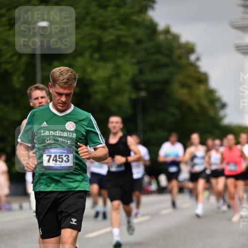 29.06.2025 - hella hamburg halbmarathon Dr. Thomas Lammeyer http://msf.ph/oto/8214149 29.06.2025 10:12:45 Kennedybrücke 1147, 1188, 2190, 2427, 2978, 4859, 5100, 5885, 6590, 6674, 6918, 7198, 7348, 7453, 9457, 9616, 9718, 9823, 9966, 10092, 10609, 10857 meine-sportfotos.de