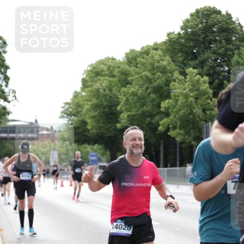 29.06.2025 - hella hamburg halbmarathon Jannik Wohlers http://msf.ph/oto/8214197 29.06.2025 10:26:48 Lombardsbrücke 1530, 2306, 2775, 4358, 5494, 5495, 5707, 5825, 6259, 6637, 7234, 7314, 7944, 8056, 8281, 9349, 10077, 10465, 11110, 11766, 14020, 14021, 15108, 15641, 17049, 17445, 18976 meine-sportfotos.de