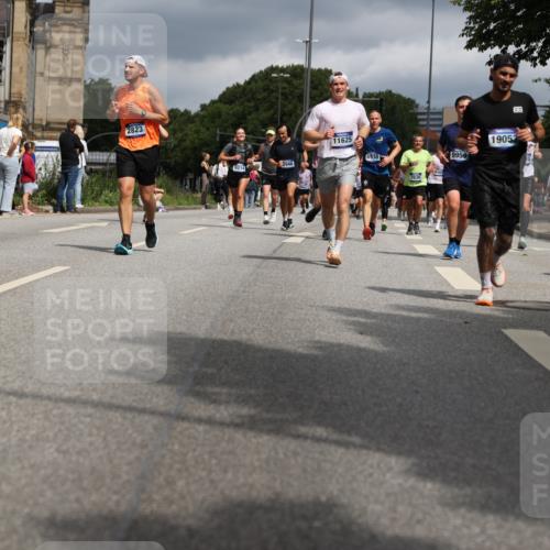29.06.2025 - hella hamburg halbmarathon Yannick Fuchs http://msf.ph/oto/8214216 29.06.2025 10:45:30 20KM 1335, 1366, 2636, 2718, 2823, 2946, 4033, 4297, 4404, 4839, 4967, 5087, 5336, 5600, 5820, 6776, 7224, 7943, 8508, 8856, 8930, 8989, 9074, 9214, 9476, 9656, 9739, 9793, 9869, 9959, 10057, 10508, 10603, 10667, 10691, 10868, 11124, 11625, 11733, 12450, 13073, 13403, 13707, 13726, 13799, 14012, 14248, 14458, 14994, 15426, 15480, 15496, 15871, 15899, 16666, 16907, 17131, 17530, 17682, 17962, 18820, 19020, 19053 meine-sportfotos.de