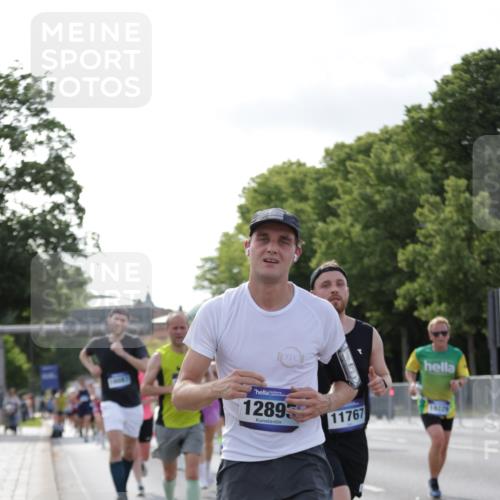 29.06.2025 - hella hamburg halbmarathon Jannik Wohlers http://msf.ph/oto/8214226 29.06.2025 09:49:48 Lombardsbrücke 1615, 1675, 1803, 2415, 3332, 3530, 4823, 5248, 5409, 5436, 5791, 5803, 6682, 6704, 7495, 7774, 8629, 9294, 9302, 9711, 9979, 10894, 11767, 12292, 12335, 12540, 12554, 12895, 13725, 14560, 14691, 14992, 15225, 15336, 15351, 15435, 15521, 16648, 17125, 17425, 17620, 17971, 17973, 18154, 18275, 18276, 18464, 18529, 19229 meine-sportfotos.de