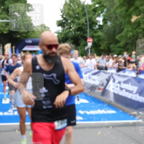 29.06.2025 - hella hamburg halbmarathon Zöllner http://msf.ph/oto/8214250 29.06.2025 10:50:51 Ziel 2234, 2788, 3947, 4839, 5018, 5115, 7052, 8657, 10750, 15426, 15720, 17129, 17908, 18182, 18229, 18370 meine-sportfotos.de