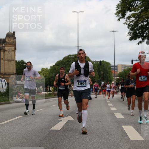 29.06.2025 - hella hamburg halbmarathon Yannick Fuchs http://msf.ph/oto/8214278 29.06.2025 10:32:37 20KM 1505, 3480, 7152, 7154, 7229, 7743, 8002, 8571, 9171, 9643, 9944, 10793, 10922, 11106, 11952, 13595, 13900, 14274, 14992, 15303, 15382, 15888, 16698, 17726, 18193, 18276, 18277, 18529, 18584, 18723 meine-sportfotos.de