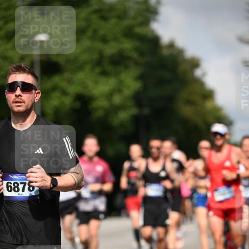 29.06.2025 - hella hamburg halbmarathon Dr. Thomas Lammeyer http://msf.ph/oto/8214280 29.06.2025 09:49:11 Kennedybrücke 57, 1686, 1707, 1894, 4463, 4812, 5187, 5550, 6878, 7055, 7186, 7880, 7965, 8062, 9345, 10484, 10876, 11120 meine-sportfotos.de