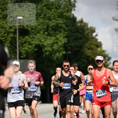29.06.2025 - hella hamburg halbmarathon Dr. Thomas Lammeyer http://msf.ph/oto/8214357 29.06.2025 09:49:11 Kennedybrücke 57, 1686, 1707, 1894, 4463, 4812, 5187, 5550, 6878, 7055, 7186, 7880, 7965, 8062, 9345, 10484, 10876, 11120 meine-sportfotos.de