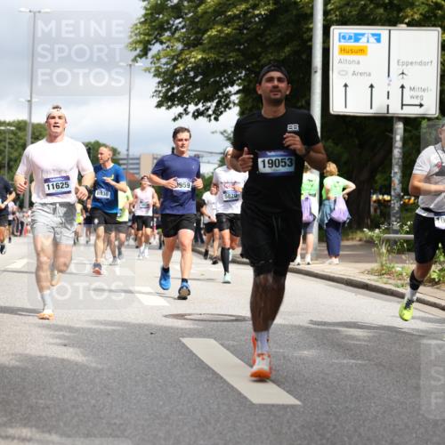 29.06.2025 - hella hamburg halbmarathon Yannick Fuchs http://msf.ph/oto/8214397 29.06.2025 10:45:31 20KM 1335, 1366, 2636, 2718, 2823, 2946, 4033, 4297, 4404, 4839, 4967, 5087, 5336, 5600, 5820, 6776, 7224, 7786, 7943, 8508, 8856, 8930, 8989, 9074, 9214, 9476, 9656, 9739, 9793, 9869, 9959, 10057, 10508, 10667, 10691, 10868, 11124, 11625, 11733, 12450, 13073, 13403, 13707, 13726, 13799, 14012, 14248, 14458, 14865, 14994, 15426, 15480, 15496, 15871, 15899, 16666, 16907, 17131, 17530, 17682, 17962, 18820, 19020, 19053 meine-sportfotos.de