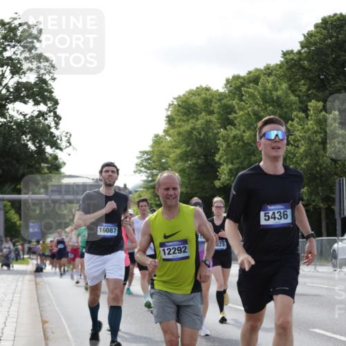 29.06.2025 - hella hamburg halbmarathon Jannik Wohlers http://msf.ph/oto/8214430 29.06.2025 09:49:50 Lombardsbrücke 1615, 1675, 1803, 2415, 2568, 3332, 4398, 4823, 5248, 5409, 5436, 5791, 5803, 6704, 7774, 8450, 8629, 9017, 9294, 9302, 9711, 9979, 10894, 11767, 12292, 12335, 12540, 12554, 12895, 13725, 14691, 14992, 15225, 15257, 15336, 15435, 15521, 16648, 17425, 17620, 17971, 17973, 18154, 18275, 18276, 18464, 19229 meine-sportfotos.de