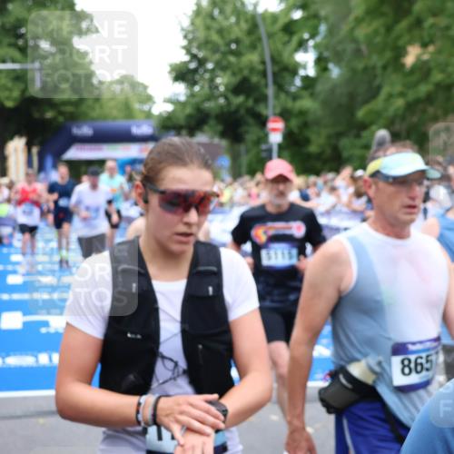 29.06.2025 - hella hamburg halbmarathon Zöllner http://msf.ph/oto/8214439 29.06.2025 10:50:55 Ziel 1466, 3654, 3947, 4839, 5018, 5115, 7052, 8205, 8572, 10750, 11551, 15395, 15643, 18182 meine-sportfotos.de