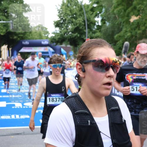 29.06.2025 - hella hamburg halbmarathon Zöllner http://msf.ph/oto/8214456 29.06.2025 10:50:56 Ziel 1466, 3654, 3947, 4839, 5018, 7052, 7369, 8205, 8572, 10750, 11551, 13687, 15362, 15395, 15643, 18182 meine-sportfotos.de