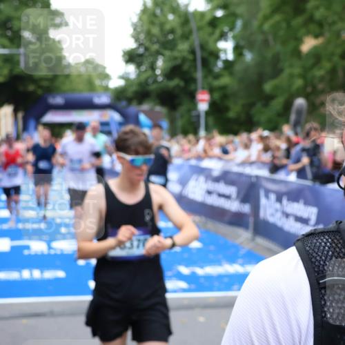 29.06.2025 - hella hamburg halbmarathon Zöllner http://msf.ph/oto/8214470 29.06.2025 10:50:56 Ziel 1466, 3654, 3947, 4839, 5018, 7052, 7369, 8205, 8572, 10750, 11551, 13687, 15362, 15395, 15643, 18182 meine-sportfotos.de