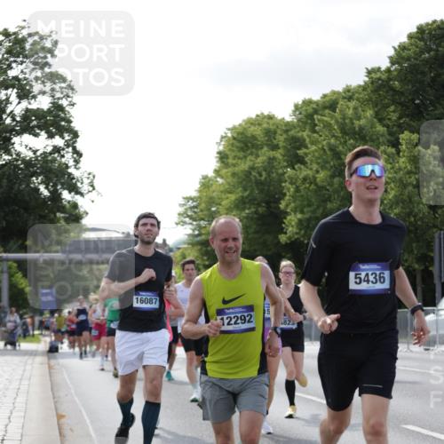 29.06.2025 - hella hamburg halbmarathon Jannik Wohlers http://msf.ph/oto/8214472 29.06.2025 09:49:50 Lombardsbrücke 1615, 1675, 1803, 2415, 2568, 3332, 4398, 4823, 5248, 5409, 5436, 5791, 5803, 6704, 7774, 8450, 8629, 9017, 9294, 9302, 9711, 9979, 10894, 11767, 12292, 12335, 12540, 12554, 12895, 13725, 14691, 14992, 15225, 15257, 15336, 15435, 15521, 16648, 17425, 17620, 17971, 17973, 18154, 18275, 18276, 18464, 19229 meine-sportfotos.de
