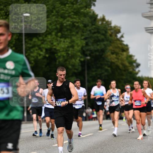 29.06.2025 - hella hamburg halbmarathon Dr. Thomas Lammeyer http://msf.ph/oto/8214478 29.06.2025 10:12:46 Kennedybrücke 1147, 1188, 2427, 2978, 4859, 5100, 5885, 6590, 6674, 6918, 7198, 7348, 7453, 9457, 9616, 9718, 9823, 9951, 9958, 9966, 10092, 10609, 10857 meine-sportfotos.de
