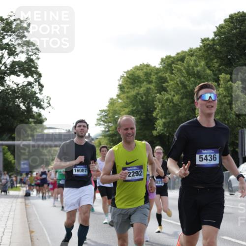 29.06.2025 - hella hamburg halbmarathon Jannik Wohlers http://msf.ph/oto/8214514 29.06.2025 09:49:50 Lombardsbrücke 1615, 1675, 1803, 2415, 2568, 3332, 4398, 4823, 5248, 5409, 5436, 5791, 5803, 6704, 7774, 8450, 8629, 9017, 9294, 9302, 9711, 9979, 10894, 11767, 12292, 12335, 12540, 12554, 12895, 13725, 14691, 14992, 15225, 15257, 15336, 15435, 15521, 16648, 17425, 17620, 17971, 17973, 18154, 18275, 18276, 18464, 19229 meine-sportfotos.de
