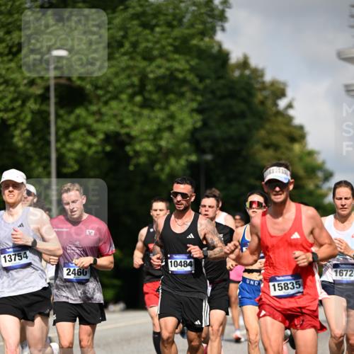 29.06.2025 - hella hamburg halbmarathon Dr. Thomas Lammeyer http://msf.ph/oto/8214519 29.06.2025 09:49:12 Kennedybrücke 57, 1686, 1707, 1894, 4463, 4812, 5187, 5550, 6495, 6878, 7055, 7186, 7880, 7965, 8062, 9345, 10484, 10876, 11120, 11199 meine-sportfotos.de