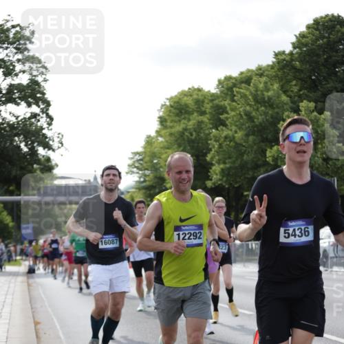 29.06.2025 - hella hamburg halbmarathon Jannik Wohlers http://msf.ph/oto/8214589 29.06.2025 09:49:50 Lombardsbrücke 1615, 1675, 1803, 2415, 2568, 3332, 4398, 4823, 5248, 5409, 5436, 5791, 5803, 6704, 7774, 8450, 8629, 9017, 9294, 9302, 9711, 9979, 10894, 11767, 12292, 12335, 12540, 12554, 12895, 13725, 14691, 14992, 15225, 15257, 15336, 15435, 15521, 16648, 17425, 17620, 17971, 17973, 18154, 18275, 18276, 18464, 19229 meine-sportfotos.de