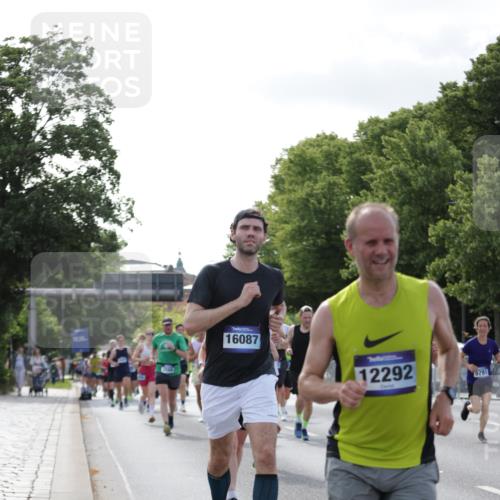 29.06.2025 - hella hamburg halbmarathon Jannik Wohlers http://msf.ph/oto/8214628 29.06.2025 09:49:50 Lombardsbrücke 1615, 1675, 1803, 2415, 2568, 3332, 4398, 4823, 5248, 5409, 5436, 5791, 5803, 6704, 7774, 8450, 8629, 9017, 9294, 9302, 9711, 9979, 10894, 11767, 12292, 12335, 12540, 12554, 12895, 13725, 14691, 14992, 15225, 15257, 15336, 15435, 15521, 16648, 17425, 17620, 17971, 17973, 18154, 18275, 18276, 18464, 19229 meine-sportfotos.de