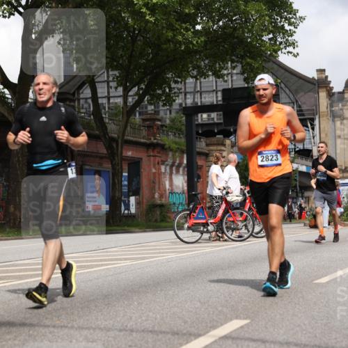 29.06.2025 - hella hamburg halbmarathon Yannick Fuchs http://msf.ph/oto/8214671 29.06.2025 10:45:32 20KM 1335, 2636, 2718, 2823, 2946, 4033, 4297, 4404, 4839, 4967, 5087, 5336, 5600, 5820, 6776, 7224, 7786, 7943, 8413, 8508, 8856, 8930, 8989, 9074, 9214, 9476, 9656, 9739, 9793, 9869, 9959, 10057, 10508, 10667, 10691, 10868, 11124, 11625, 12450, 13073, 13403, 13707, 13726, 13799, 14012, 14248, 14458, 14865, 14994, 15426, 15480, 15496, 15643, 15871, 15899, 16666, 16907, 17131, 17530, 17682, 17962, 17978, 18019, 18820, 19020, 19053 meine-sportfotos.de