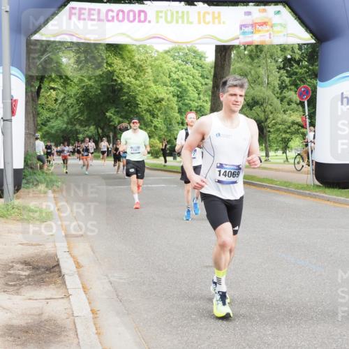 29.06.2025 - hella hamburg halbmarathon MichiJ http://msf.ph/oto/8214736 29.06.2025 10:23:33 Zwischen KM18-KM19 3005, 4477, 5152, 11230, 14069, 16417, 17489 meine-sportfotos.de