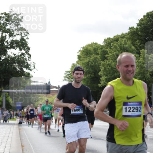 29.06.2025 - hella hamburg halbmarathon Jannik Wohlers http://msf.ph/oto/8214749 29.06.2025 09:49:51 Lombardsbrücke 1615, 1675, 1803, 2415, 2568, 2826, 3332, 4398, 4823, 5248, 5409, 5436, 5791, 5803, 6704, 7774, 8450, 9017, 9294, 9302, 9365, 9711, 9979, 10894, 11767, 12292, 12335, 12540, 12554, 12895, 13725, 14691, 14992, 15225, 15257, 15336, 15435, 15521, 16648, 17425, 17620, 17973, 18154, 18275, 18276, 18464, 19229 meine-sportfotos.de