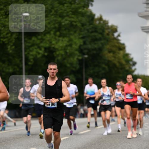 29.06.2025 - hella hamburg halbmarathon Dr. Thomas Lammeyer http://msf.ph/oto/8214816 29.06.2025 10:12:46 Kennedybrücke 1147, 1188, 2427, 2978, 4859, 5100, 5885, 6590, 6674, 6918, 7198, 7348, 7453, 9457, 9616, 9718, 9823, 9951, 9958, 9966, 10092, 10609, 10857 meine-sportfotos.de