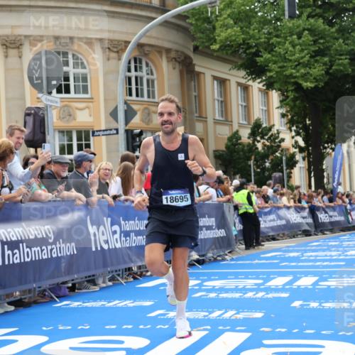 29.06.2025 - hella hamburg halbmarathon Strokosch-Dieckow http://msf.ph/oto/8214837 29.06.2025 10:24:22 Ziel 5612, 7855, 18695 meine-sportfotos.de