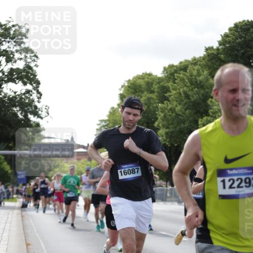 29.06.2025 - hella hamburg halbmarathon Jannik Wohlers http://msf.ph/oto/8214848 29.06.2025 09:49:51 Lombardsbrücke 1615, 1675, 1803, 2415, 2568, 2826, 3332, 4398, 4823, 5248, 5409, 5436, 5791, 5803, 6704, 7774, 8450, 9017, 9294, 9302, 9365, 9711, 9979, 10894, 11767, 12292, 12335, 12540, 12554, 12895, 13725, 14691, 14992, 15225, 15257, 15336, 15435, 15521, 16648, 17425, 17620, 17973, 18154, 18275, 18276, 18464, 19229 meine-sportfotos.de
