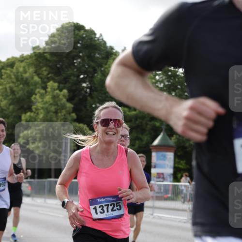 29.06.2025 - hella hamburg halbmarathon Jannik Wohlers http://msf.ph/oto/8214878 29.06.2025 09:49:52 Lombardsbrücke 1615, 1675, 1688, 1803, 2415, 2568, 2826, 3332, 4398, 4823, 5248, 5409, 5436, 5791, 5803, 6704, 7774, 8450, 9017, 9294, 9302, 9365, 9711, 10894, 11767, 12292, 12335, 12540, 12554, 12895, 13725, 14691, 14992, 15225, 15257, 15336, 15435, 15521, 16648, 16697, 17425, 17620, 17973, 18154, 18275, 18276, 18464, 19229 meine-sportfotos.de