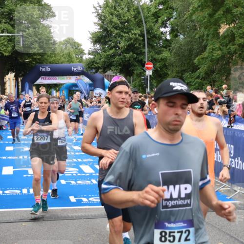29.06.2025 - hella hamburg halbmarathon Zöllner http://msf.ph/oto/8214904 29.06.2025 10:51:05 Ziel 1630, 2207, 4077, 7369, 8117, 8261, 8704, 10215, 10508, 10603, 12778, 13008, 13687, 14125, 15362, 16285, 17221, 17384, 18066, 18350 meine-sportfotos.de