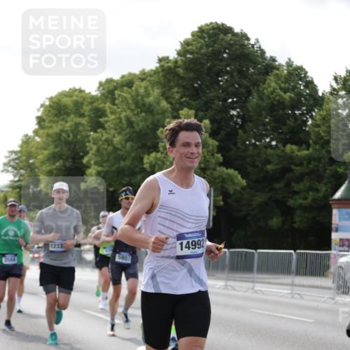 29.06.2025 - hella hamburg halbmarathon Jannik Wohlers http://msf.ph/oto/8214923 29.06.2025 09:49:53 Lombardsbrücke 1675, 1688, 1803, 2415, 2568, 2826, 3332, 4398, 4823, 5409, 5436, 5791, 5803, 6649, 6704, 7774, 8450, 9017, 9302, 9365, 9711, 10218, 10894, 11767, 12292, 12335, 12540, 12554, 12895, 13725, 14691, 14992, 15225, 15257, 15336, 15435, 15521, 16648, 16697, 17425, 17620, 17973, 18154, 18275, 18276, 18464, 19116, 19229 meine-sportfotos.de