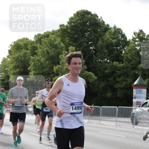29.06.2025 - hella hamburg halbmarathon Jannik Wohlers http://msf.ph/oto/8214942 29.06.2025 09:49:53 Lombardsbrücke 1675, 1688, 1803, 2415, 2568, 2826, 3332, 4398, 4823, 5409, 5436, 5791, 5803, 6649, 6704, 7774, 8450, 9017, 9302, 9365, 9711, 10218, 10894, 11767, 12292, 12335, 12540, 12554, 12895, 13725, 14691, 14992, 15225, 15257, 15336, 15435, 15521, 16648, 16697, 17425, 17620, 17973, 18154, 18275, 18276, 18464, 19116, 19229 meine-sportfotos.de
