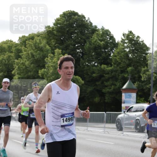 29.06.2025 - hella hamburg halbmarathon Jannik Wohlers http://msf.ph/oto/8214961 29.06.2025 09:49:53 Lombardsbrücke 1675, 1688, 1803, 2415, 2568, 2826, 3332, 4398, 4823, 5409, 5436, 5791, 5803, 6649, 6704, 7774, 8450, 9017, 9302, 9365, 9711, 10218, 10894, 11767, 12292, 12335, 12540, 12554, 12895, 13725, 14691, 14992, 15225, 15257, 15336, 15435, 15521, 16648, 16697, 17425, 17620, 17973, 18154, 18275, 18276, 18464, 19116, 19229 meine-sportfotos.de