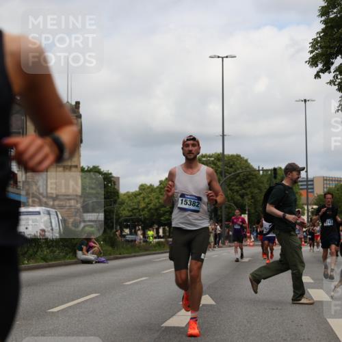 29.06.2025 - hella hamburg halbmarathon Yannick Fuchs http://msf.ph/oto/8215055 29.06.2025 10:32:41 20KM 1042, 1615, 1688, 3480, 3530, 7152, 7154, 7229, 7743, 8002, 8571, 9171, 9643, 10793, 11952, 13595, 13900, 14274, 14688, 14992, 15303, 15382, 15888, 16698, 17726, 18193, 18276, 18277, 18529, 18584, 18723 meine-sportfotos.de