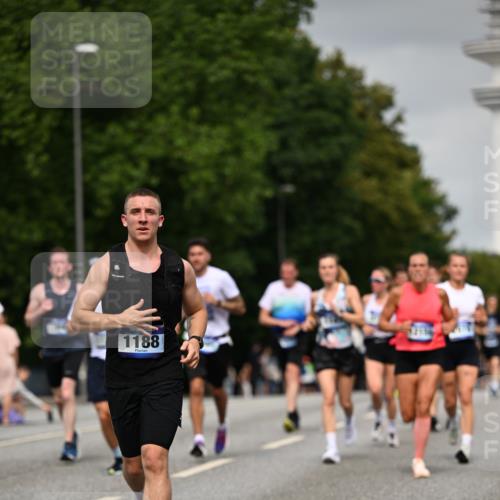 29.06.2025 - hella hamburg halbmarathon Dr. Thomas Lammeyer http://msf.ph/oto/8215143 29.06.2025 10:12:47 Kennedybrücke 1147, 1188, 2427, 2978, 4859, 5100, 5885, 6590, 6674, 6918, 7198, 7348, 7453, 9457, 9616, 9718, 9823, 9951, 9958, 9966, 10092, 10609, 10857 meine-sportfotos.de