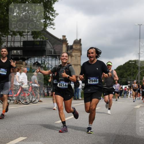 29.06.2025 - hella hamburg halbmarathon Yannick Fuchs http://msf.ph/oto/8215300 29.06.2025 10:45:35 20KM 1335, 2364, 2636, 2670, 2718, 2823, 2946, 4033, 4297, 4404, 4839, 4967, 5087, 5600, 5820, 6776, 7224, 7786, 7943, 8413, 8856, 8930, 8989, 9074, 9214, 9476, 9656, 9739, 9793, 9869, 9959, 10057, 10667, 10691, 10868, 11124, 11625, 12224, 12450, 13403, 13707, 13726, 13799, 14012, 14248, 14458, 14865, 14994, 15426, 15496, 15643, 15899, 16666, 17033, 17131, 17530, 17682, 17815, 17962, 17978, 18019, 18820, 19020, 19053 meine-sportfotos.de